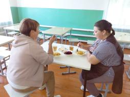 Родительский контроль 05.09.2025 г.
Тефтели из мяса птицы с соусом томатным 100/50
Макаронные изделия отварные с маслом
Чай с молоком
Хлеб пшеничный
Овощи отварные (свекла, морковь, зеленый горошек)